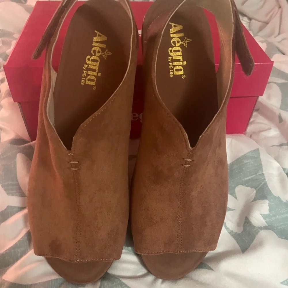Alegria Rosie Brown Suede Wedge Shoes